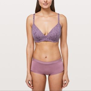 ❤️SALE ❤️NWT Lululemon Take Shape Bra